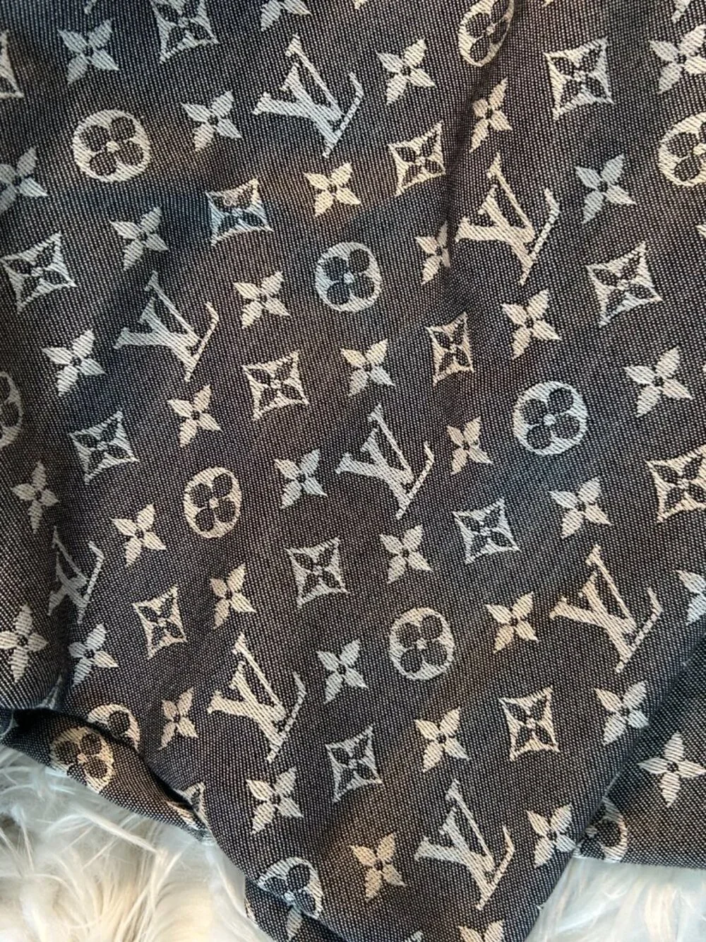 Louis Vuitton  Monogram Wrap Shawl Scarf  Cashmere & Silk Blend